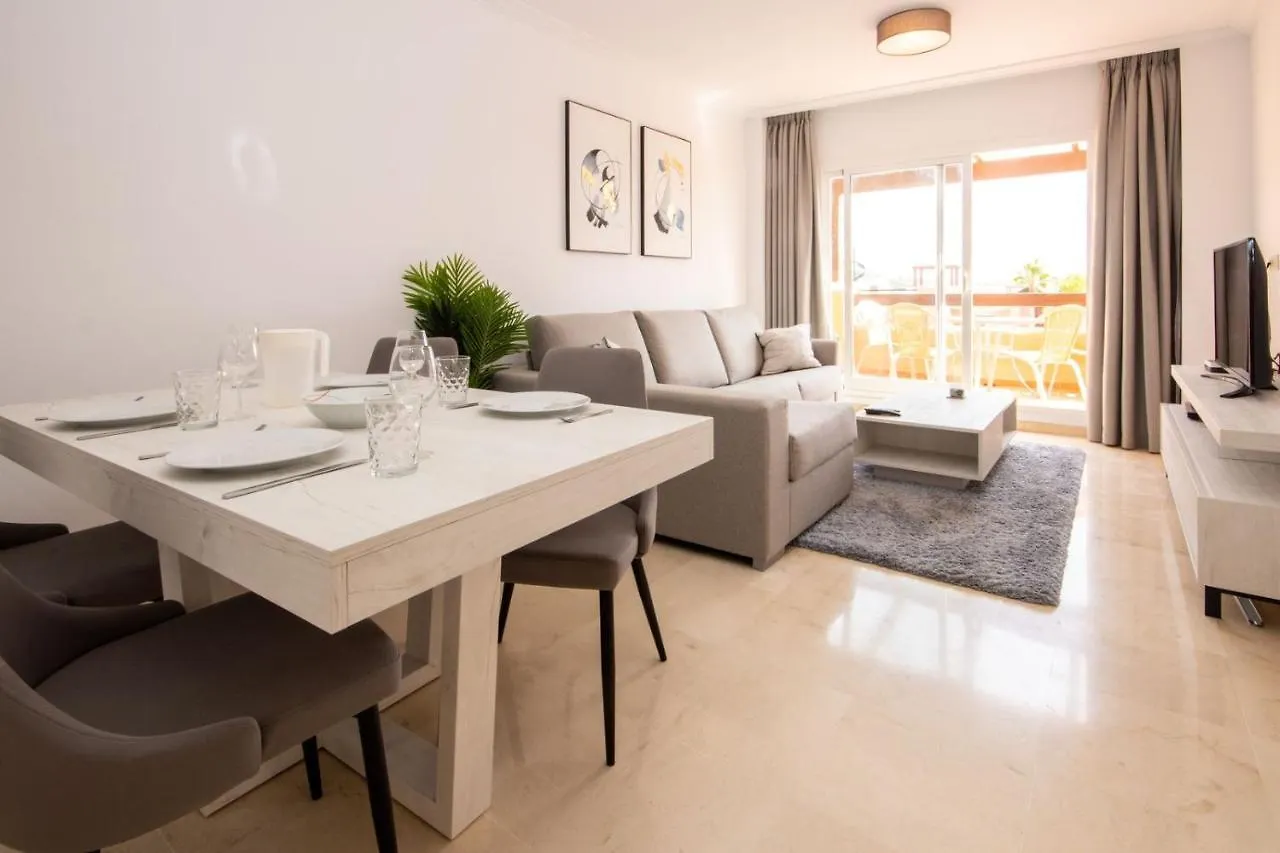 דירות Buenas Noches Penthouse With Roof Terrace, Bbq, Pool- And Sea Views ספרד