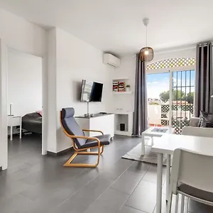1 Bedroom In Verano Azul, Free Wi-fi Nerja